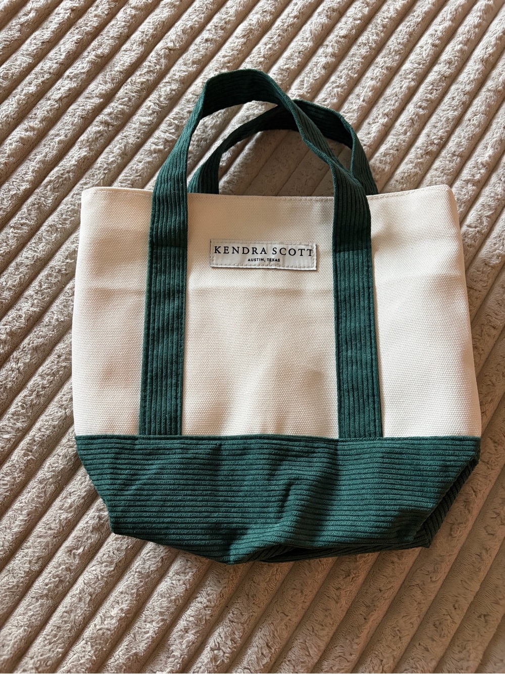 NWOT Kendra Scott Cream Canvas Tote with Forest Green Trim